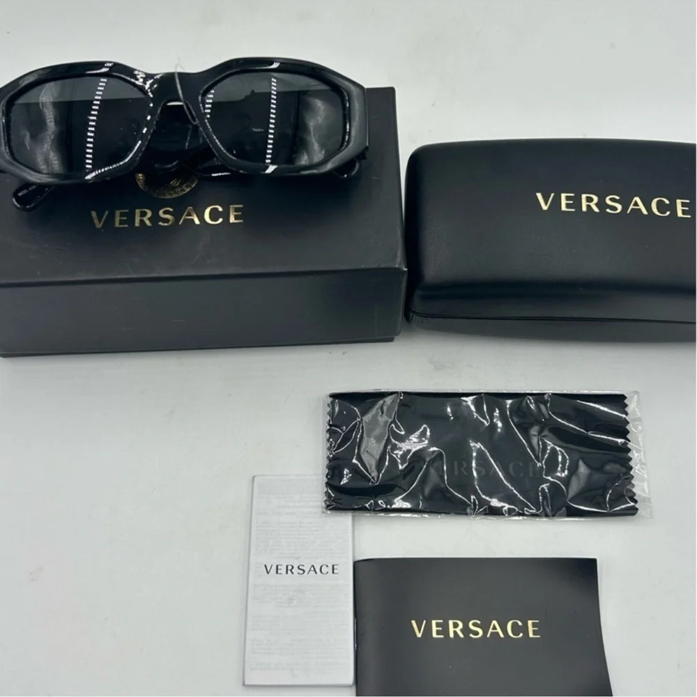 Unisex Versace Medusa head sunglasses 43815380/8 753-018-1403N made in Italy